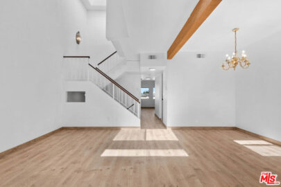 6323 Reseda Boulevard #6 Photo