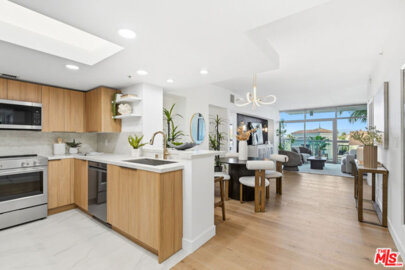 13700 Marina Pointe Drive #511 Photo