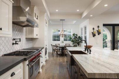 18085 Via Roma Photo