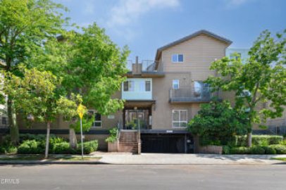 Elegant Argento Townhomes Townhouse Located at 10918 Morrison Street #12 was Just Sold