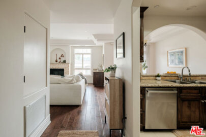11582 Moorpark Street #204 Photo