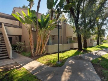 1350 N Escondido Boulevard #7 Photo