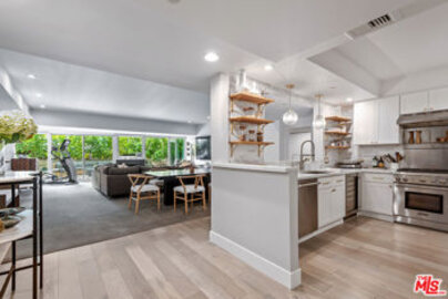 Amazing Regatta Seaside Residences Condominium Located at 13600 Marina Pointe Drive #312 was Just Sold