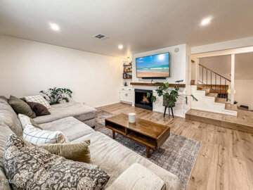 5465 Newcastle Avenue #6 Photo