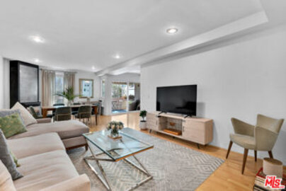 Magnificent Brentwood Townhomes Condominium Located at 11789 Montana Avenue #15 was Just Sold