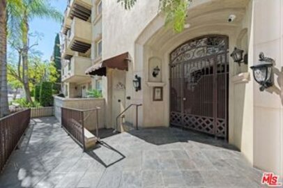 Impressive Newly Listed Studio Villas South Condominium Located at 12044 Hoffman Street #101