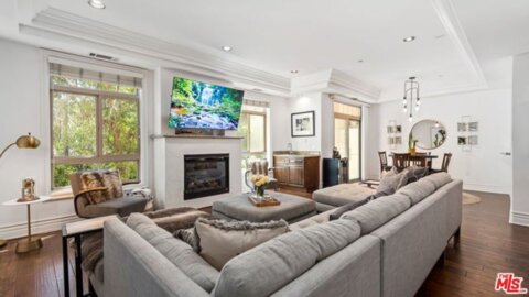 11582 Moorpark Street #104 Photo