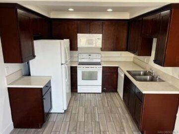 Delightful Park Lane Townhouse Located at 294 Chambers Street #9 was Just Sold