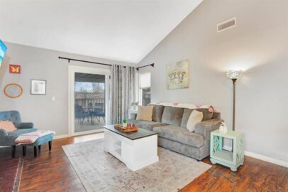 1819 Castle Glen Photo