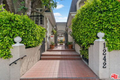 Gorgeous Berkeley Townhomes Townhouse Located at 1242 Berkeley Street #13 was Just Sold