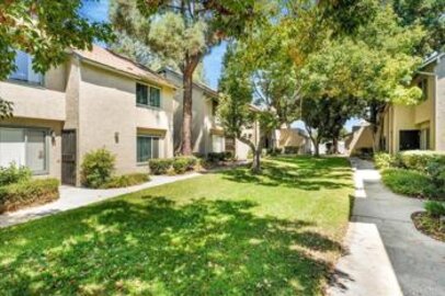 Charming Centaur Villas Townhouse Located at 1123 Decker Street #D was Just Sold