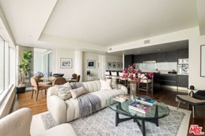 Splendid Newly Listed W Hollywood Residences Condominium Located at 6250 Hollywood Boulevard #5N