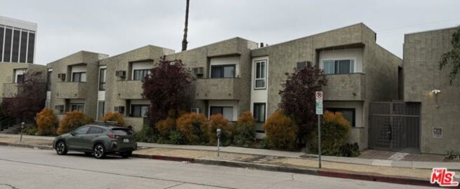 4506 Saugus Avenue #10 Photo