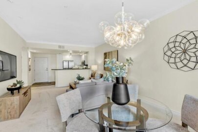 9253 Regents Road #A203 Photo