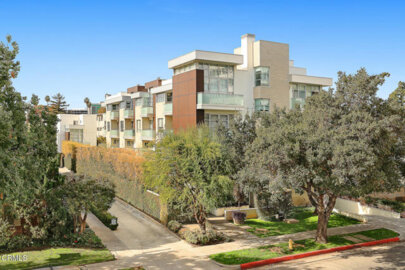 257 S Hudson Avenue #301 Photo