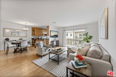 Fabulous Knollwood Villas Condominium Located at 5055 Coldwater Canyon Avenue #209 was Just Sold