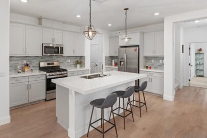 1091 Barry Place Photo