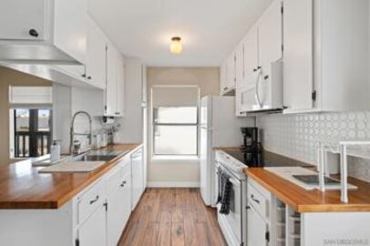 Terrific Newly Listed Hawley Villas Condominium Located at 4521 Hawley Boulevard #8
