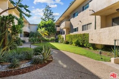 Elegant Encino Newcastle Condominium Located at 5328 Newcastle Avenue #19 was Just Sold