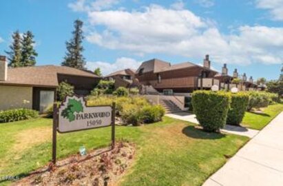 Delightful Newly Listed Parkwood Van Nuys Condominium Located at 15050 Sherman Way #189