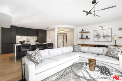 122 N Clark Drive #306 Photo
