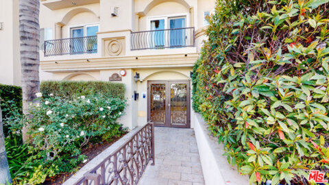 118 S Clark Drive #105 Photo