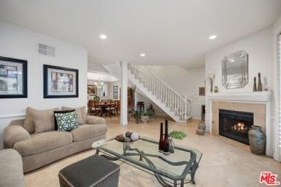 Delightful Windmere Townhomes Condominium Located at 18135 Burbank Boulevard #8 was Just Sold