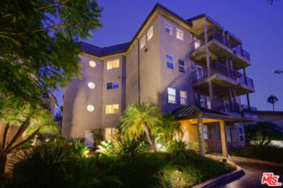 Charming Laurel Gardens Condominium Located at 1420 N Laurel Avenue #406 was Just Sold