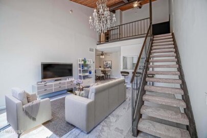 5460 White Oak Avenue #E308 Photo