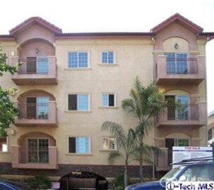 Elegant Burbank View Condominium Located at 421 E Santa Anita #203 was Just Sold