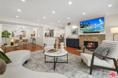 Phenomenal The Lindbrook Condominium Located at 5440 Lindley Avenue #208 was Just Sold