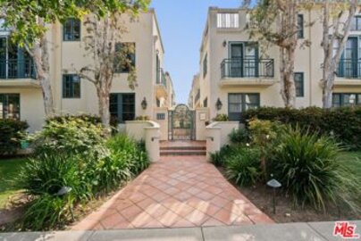 Spectacular Wilshire Princeton Townhouse Located at 1114 Princeton Street #2 was Just Sold