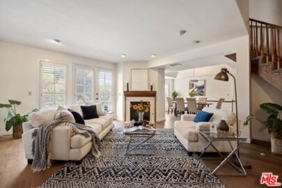 18135 Burbank Boulevard #6 Photo