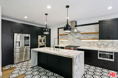 Marvelous Newly Listed The Pointe at Malibu Condominium Located at 6477 Zuma View Place #127
