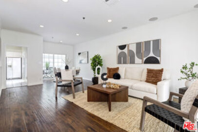 Fabulous The Stanford Townhouse Located at 1338 Stanford Street #C was Just Sold