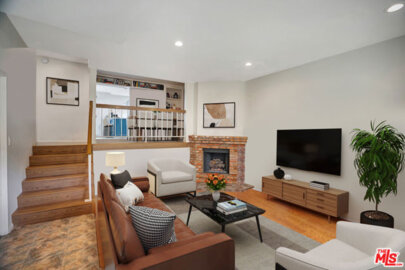7100 Balboa Boulevard #702 Photo