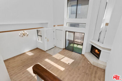 6323 Reseda Boulevard #6 Photo