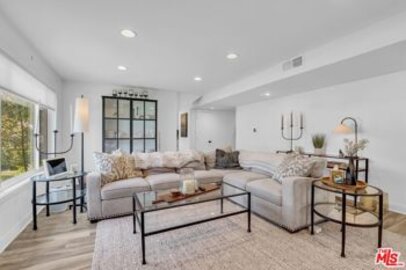 Terrific Collinwood Condominiums Condominium Located at 18547 Collins Street #B1 was Just Sold