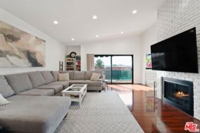 Impressive 5416 Zelzah Ave Condominium Located at 5416 Zelzah Avenue #301 was Just Sold