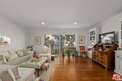 Fabulous Villa Sherman Oaks Condominium Located at 14414 Addison Street #23 was Just Sold