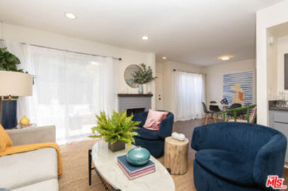 Impressive Studio Village Condominium Located at 11818 Moorpark Street #T was Just Sold