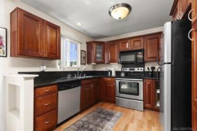 Phenomenal Mollison Villas II Condominium Located at 605 S Mollison #205 was Just Sold