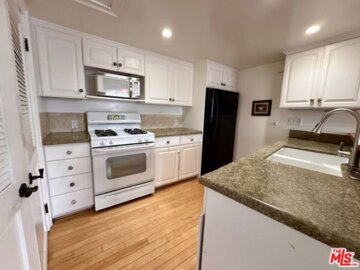 7025 Glade Avenue #5 Photo