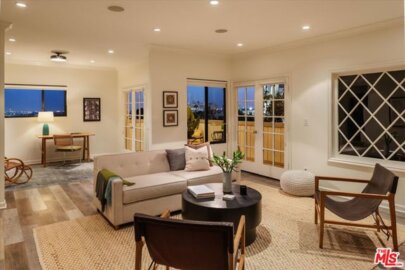 1133 N Clark Street #203 Photo