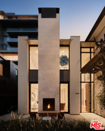 8880 Rosewood Avenue Photo