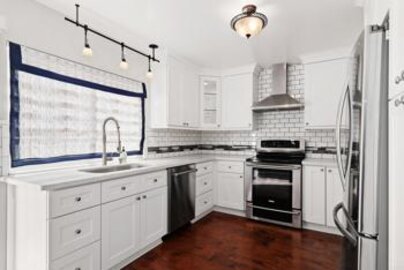 Gorgeous Oaks North Condominium Located at 17427 Plaza Dolores was Just Sold