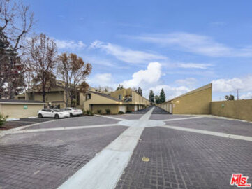 Magnificent Twin Lakes Townhouse Located at 5435 Twin Lakes Drive was Just Sold