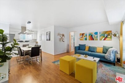 22030 Calvert Street #6 Photo