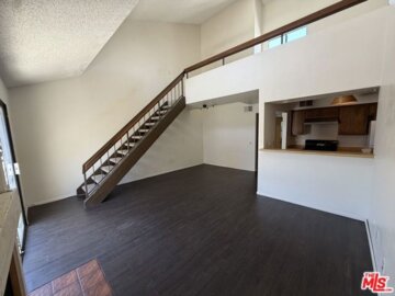 8221 Langdon Avenue #204 Photo