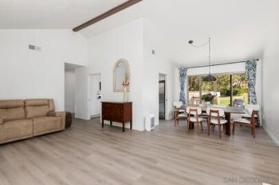 Spectacular Oaks North Condominium Located at 13046 Paseo Del Verano was Just Sold